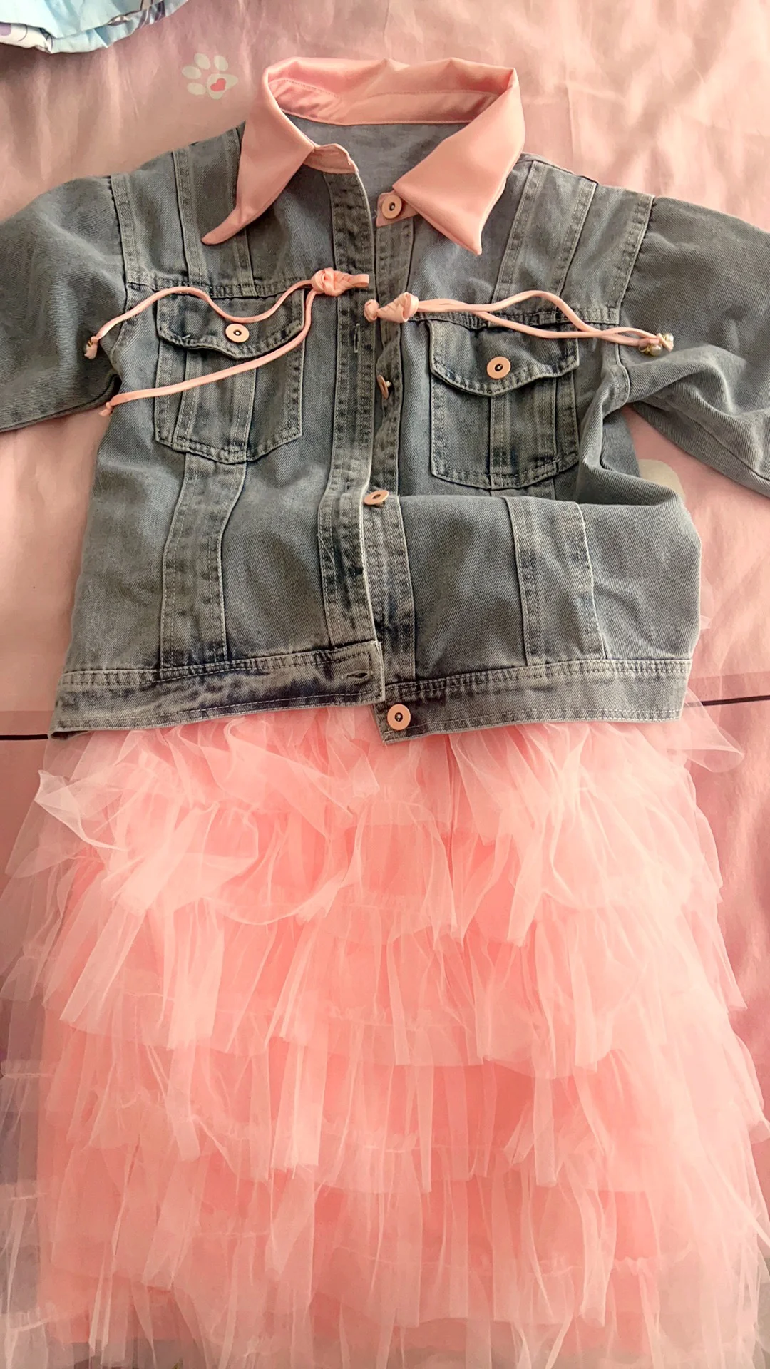 Kiskereskedelem 2023 Új kislányok őszi divatkészletek, farmerkabát + rózsaszín hálós szoknyák Princess édes öltönyök 2-9 t Kép 2