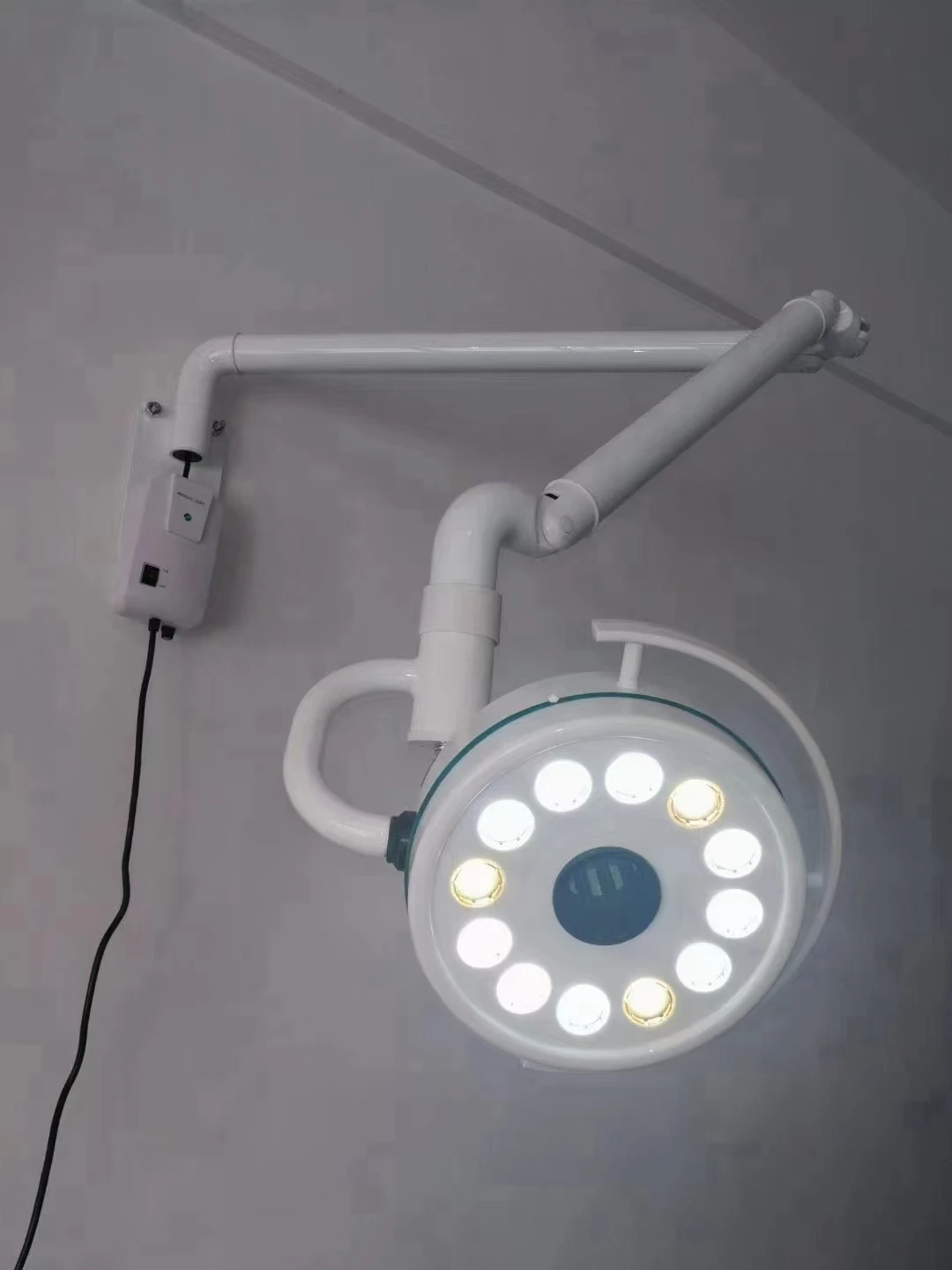 EURPET Kiváló minőségű állatorvosi műszervizsgáló lámpa LED sebészeti lámpa Kép 3