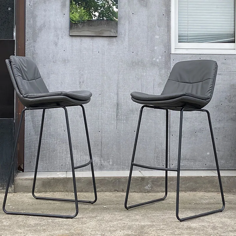 fekete Stílusos lounge bárszék Modern egyszerű hátbőr fém Nordic Chair Designer kényelmes taburete Alt bútor Kép 3