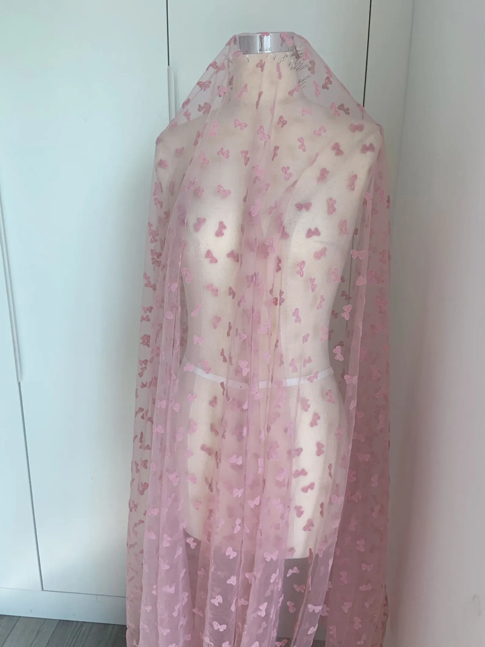 Puha tüll szövet mályvaszínű rózsaszín pelyhesítő masnikkal menyasszonyi fátyolhoz Gyermekruházat Szövet baba szoknya DIY anyagok Kép 4